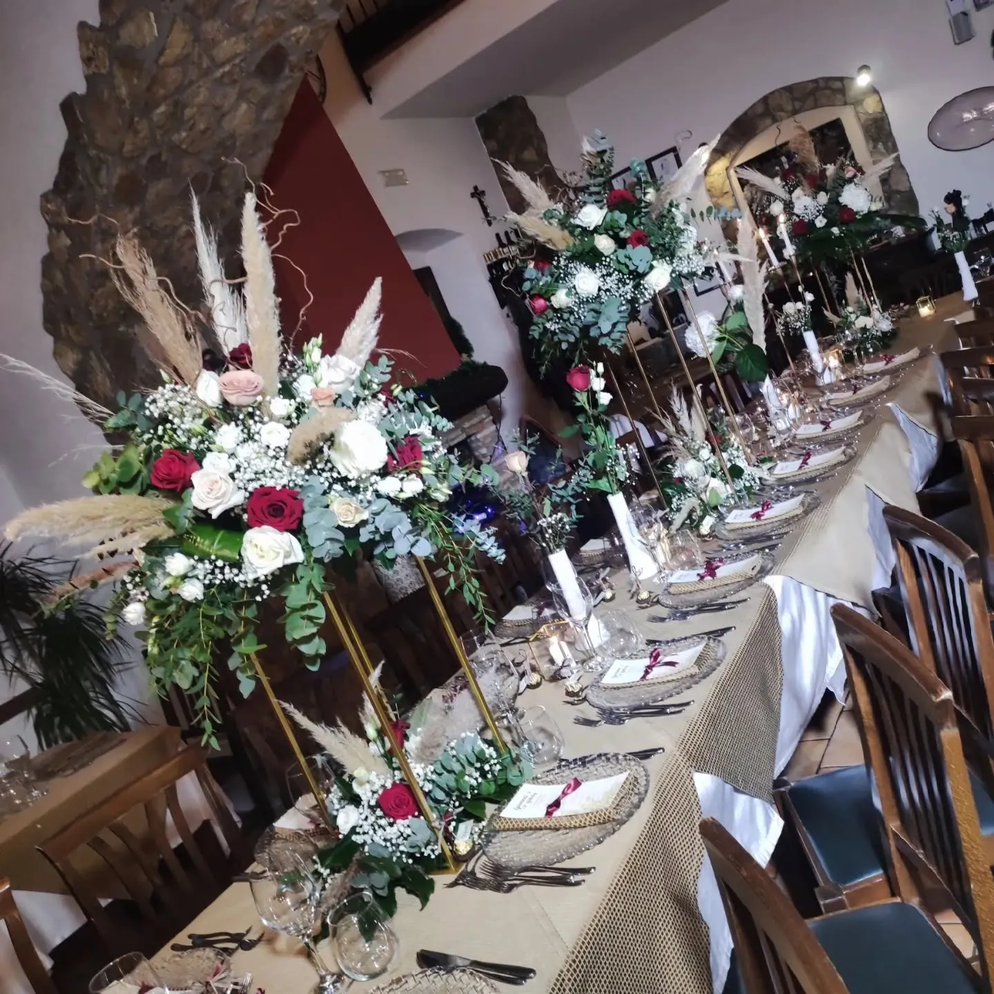 Tavolata allestita per un evento