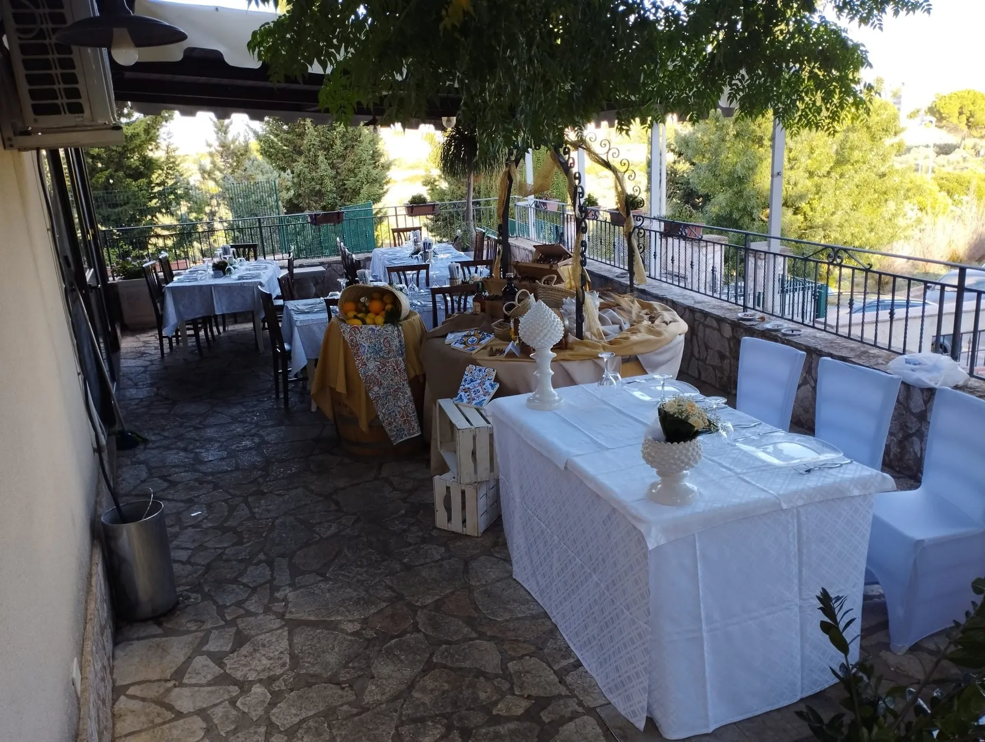 Terrazza esterna allestita