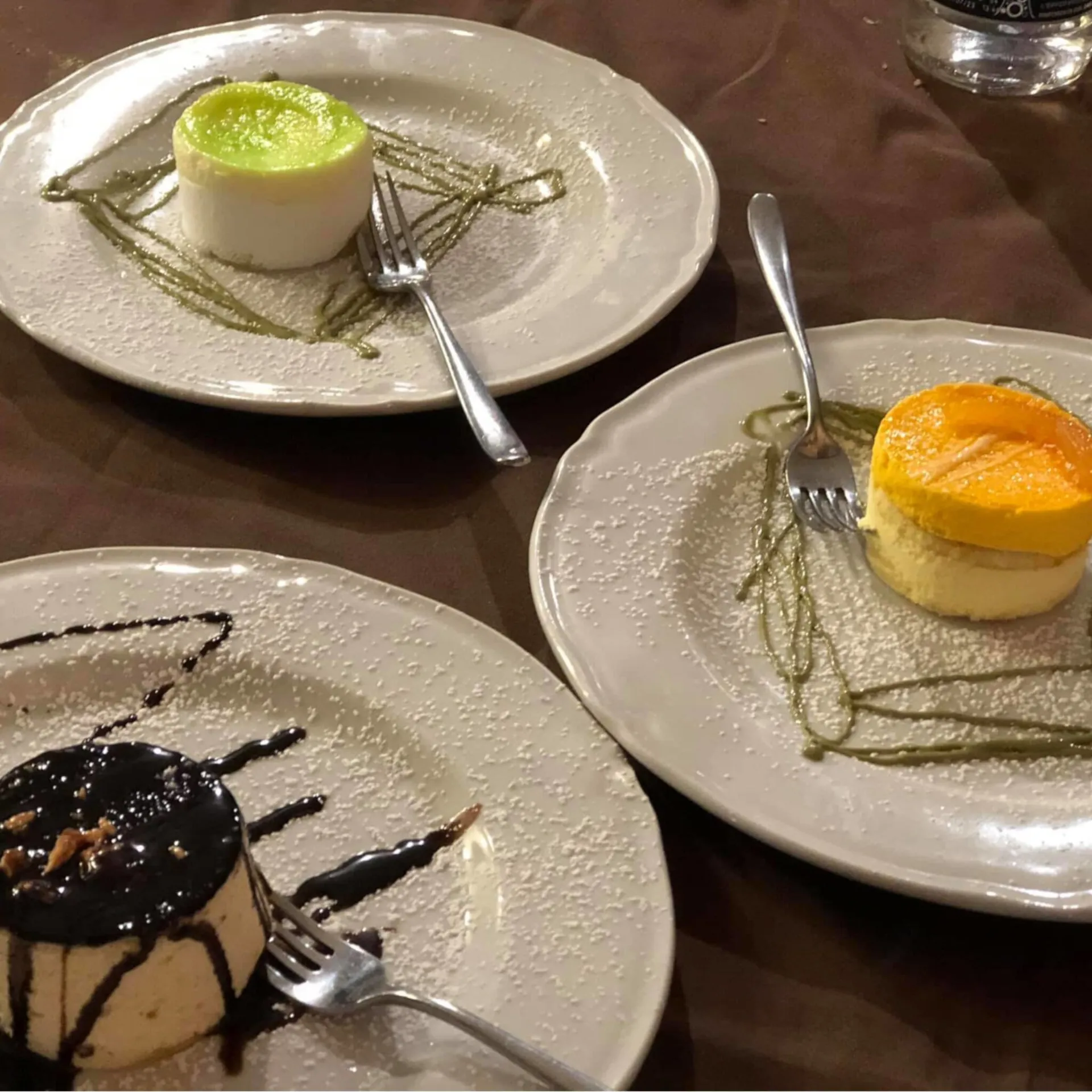 Tris di dolci al cucchiaio della casa